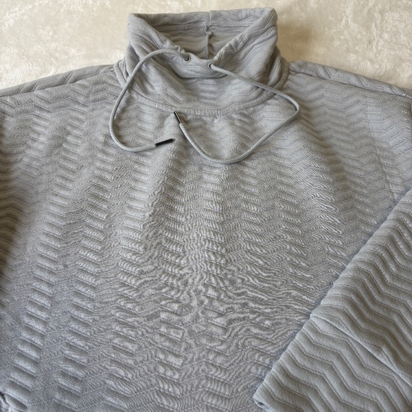 Nine West Active Pullover Sweatshirt Womens Size Medium Gray Thumb Hole Sleeves - Picture 2 of 9